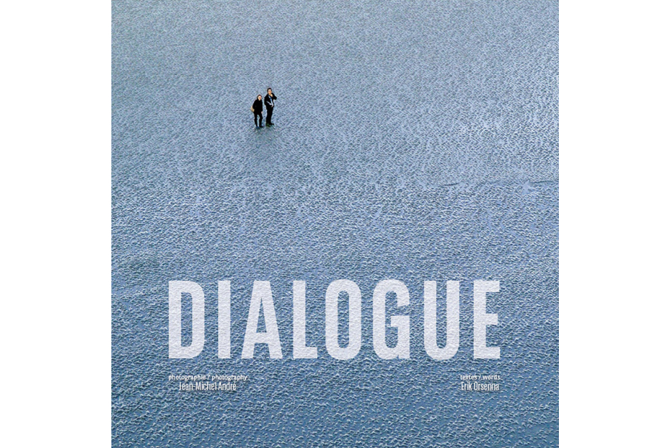 Couverture du livre Dialogue Couverture du livre Dialogue